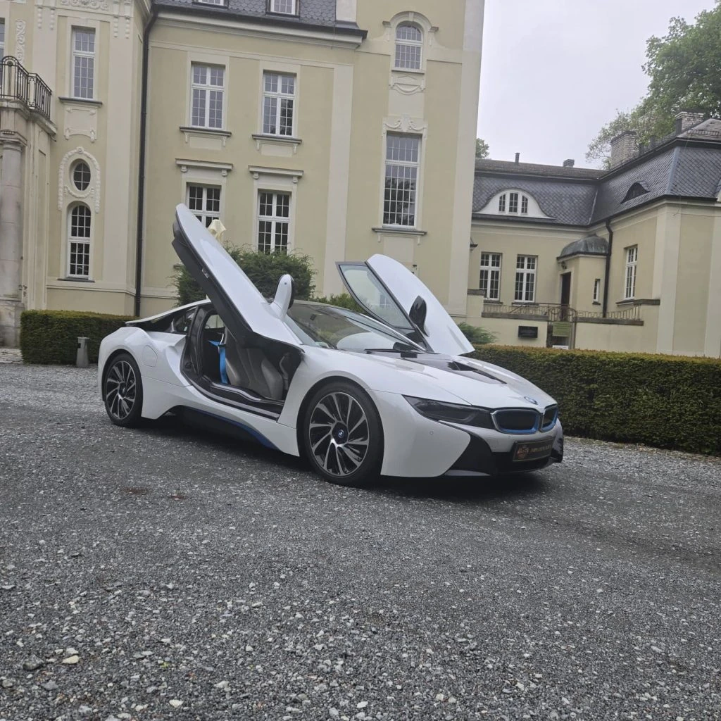 BMW i8