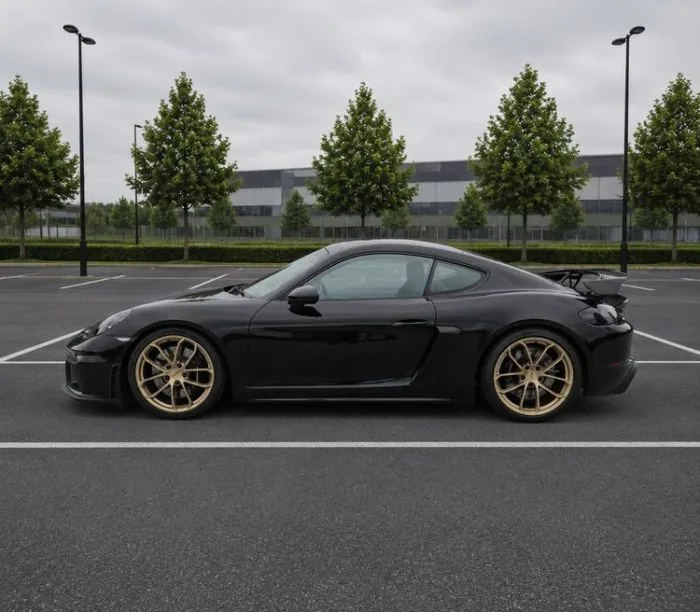 Porsche 718 Cayman GT4 — zdjęcie 3